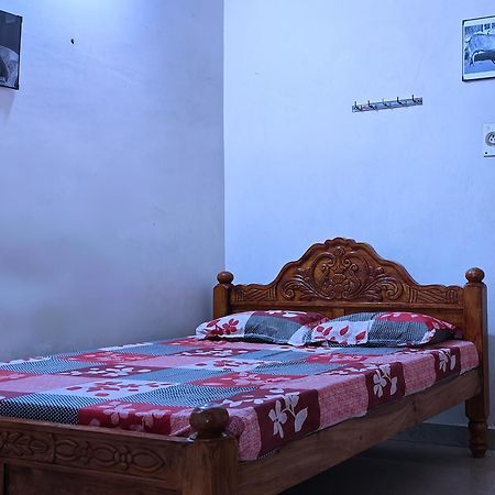 Guru Krupa Home Stay Tiruvannāmalai Zewnętrze zdjęcie