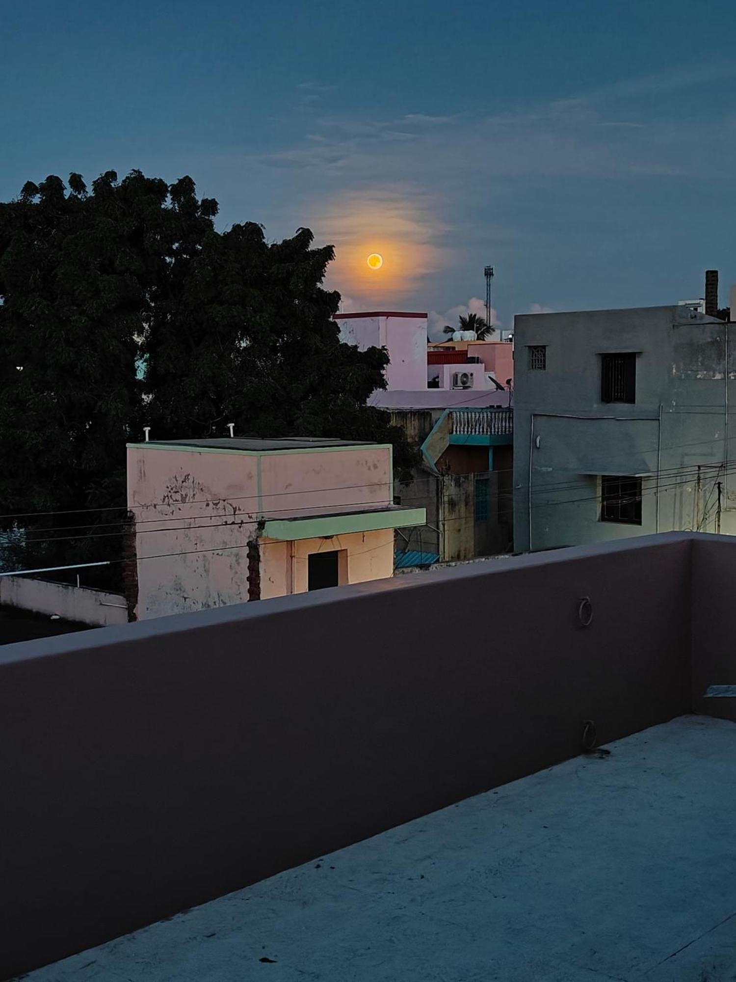 Guru Krupa Home Stay Tiruvannāmalai Zewnętrze zdjęcie