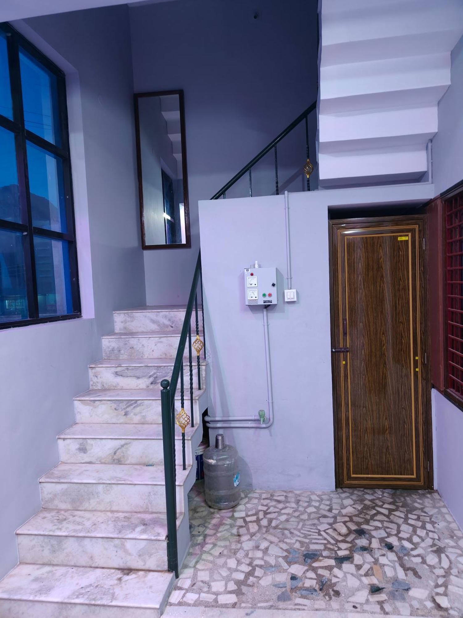 Guru Krupa Home Stay Tiruvannāmalai Zewnętrze zdjęcie